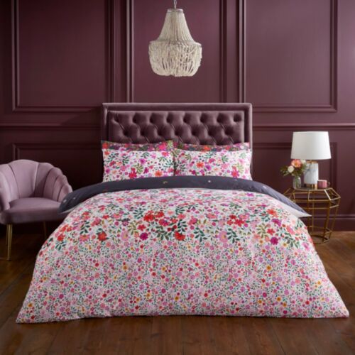Ditsy Floral White/deep Mulberry Bedding