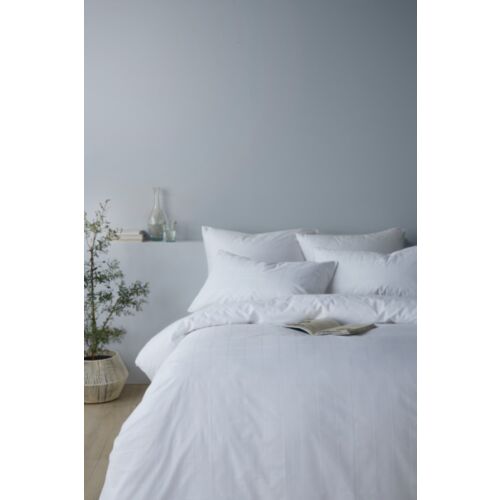 Lorton White Bedding