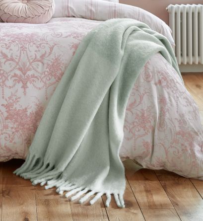 Bronwen Sage 130x170cm Throw