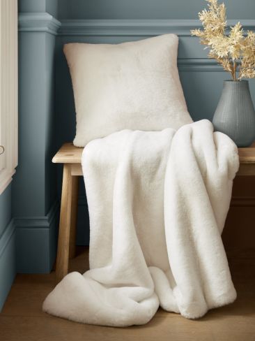 Newland Arctic White  130x170cm Throw