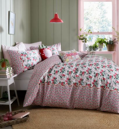 Strawberry Rose Pink Bedding