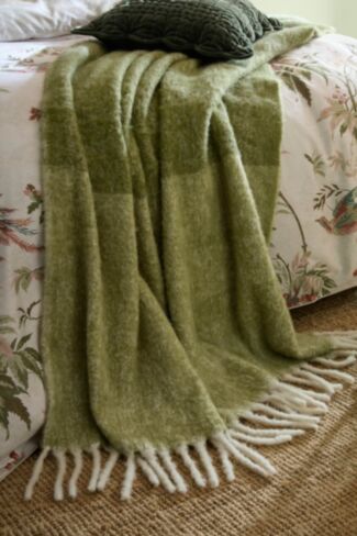 Bronwen Olive Green 130x170cm Throw