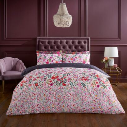 Ditsy Floral White/deep Mulberry Bedding