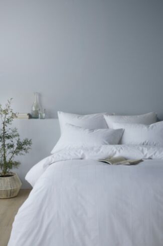 Lorton White Bedding