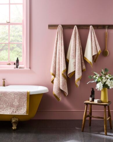 Strawberry Thief Plaster Pink Towels