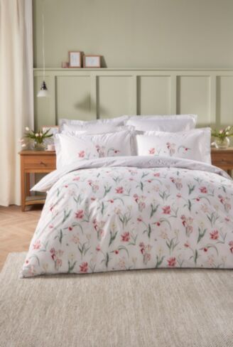 Tulip White Bedding